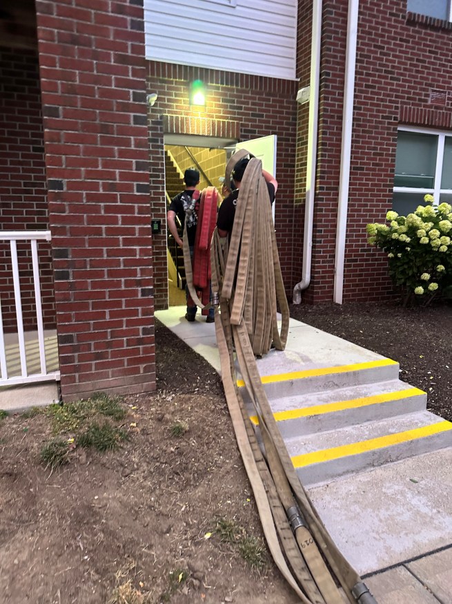 Hoseline advancement into structure